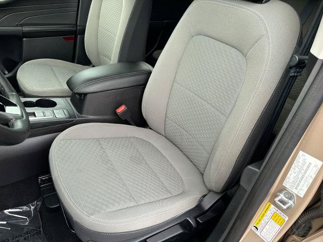 Certified 2021 Ford Escape SE w/ Cold Weather Package AWD/4WD image 17