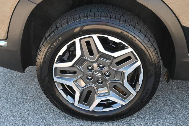 Used 2023 Hyundai Santa Fe SEL Premium AWD/4WD image 16