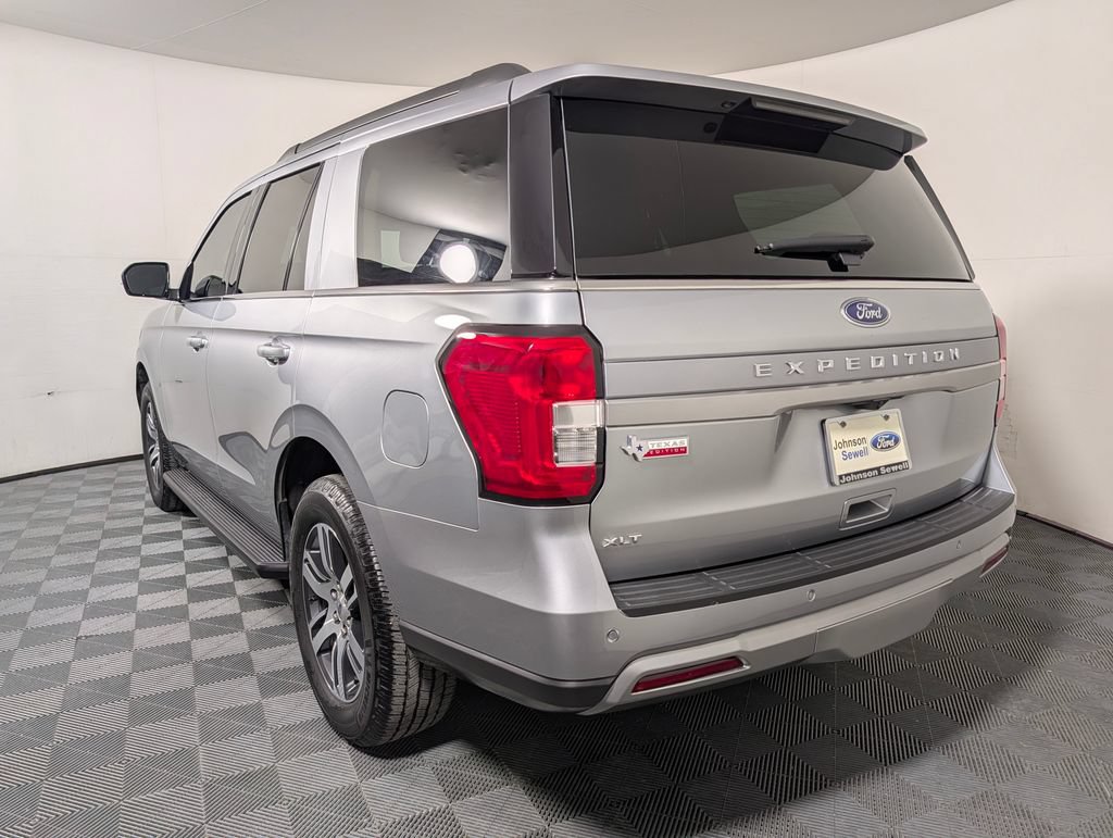Certified 2024 Ford Expedition XLT RWD image 5