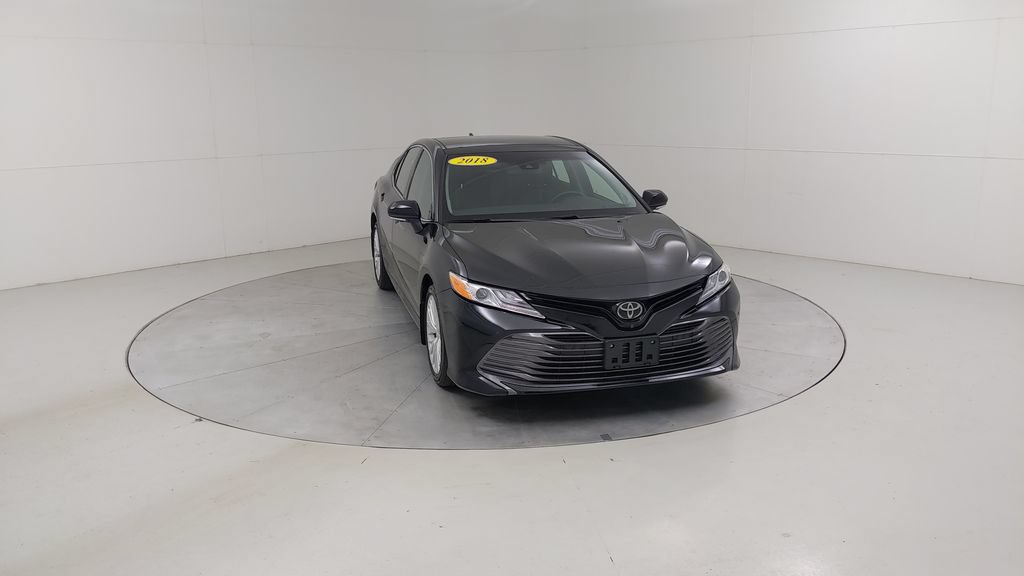 Used 2018 Toyota Camry XLE FWD image 9