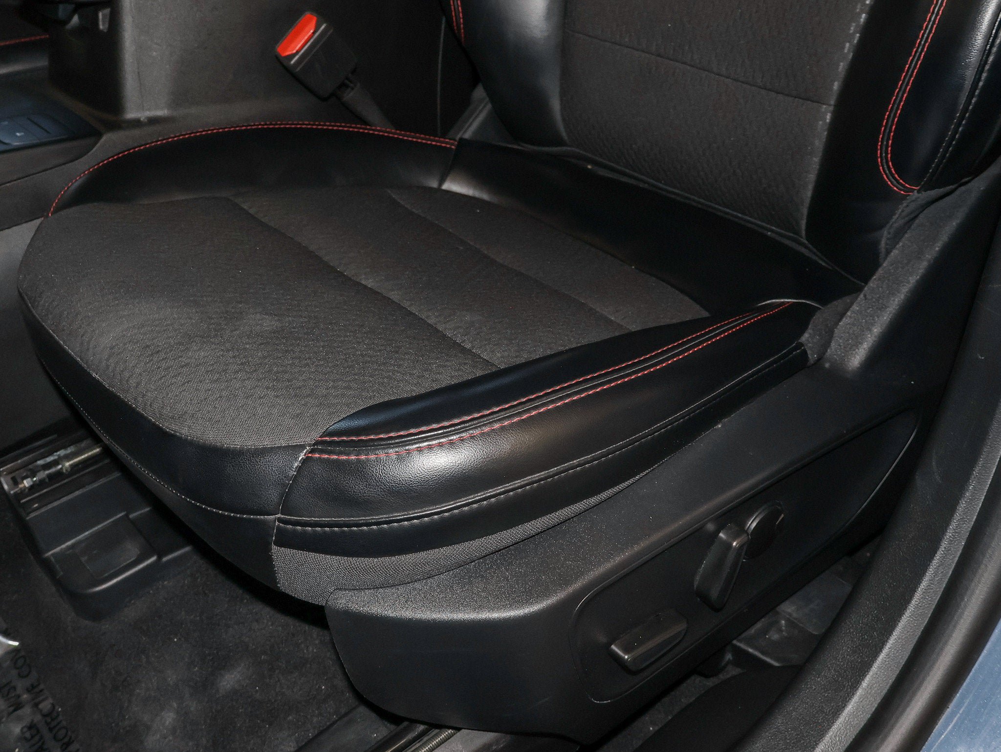Certified 2024 Ford Escape ST-Line AWD/4WD image 24