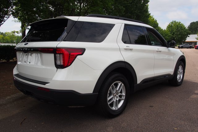 Certified 2026 Ford Explorer Active RWD image 7