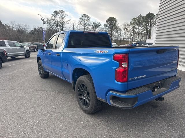 Used 2025 Chevrolet Silverado 1500 Custom w/ Turbomax Blackout Package image 3