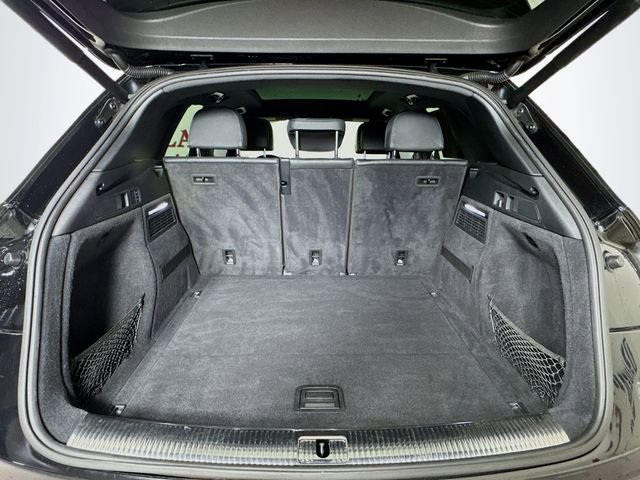 Used 2018 Audi SQ5 Premium Plus w/ S Sport Package image 30