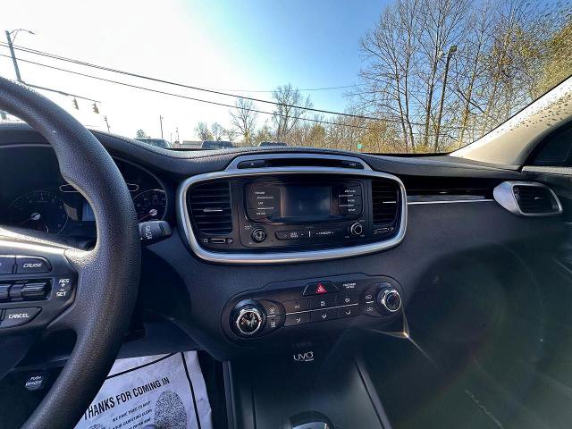 Used 2016 Kia Sorento LX image 15