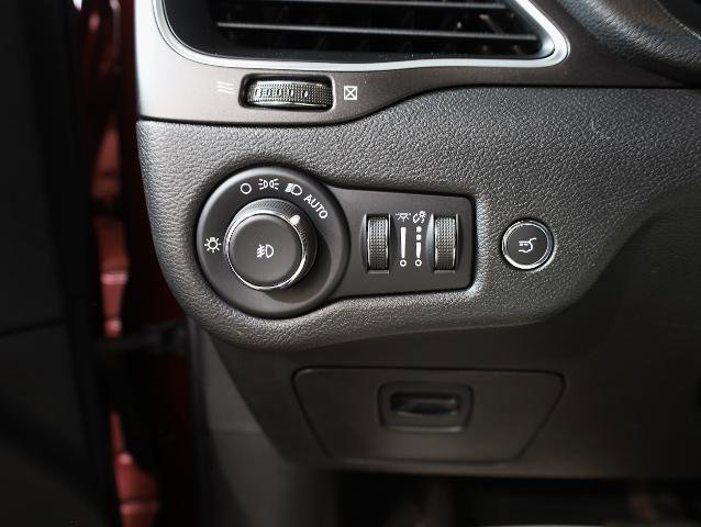 Used 2020 Jeep Cherokee Trailhawk w/ Comfort/Convenience Group image 19