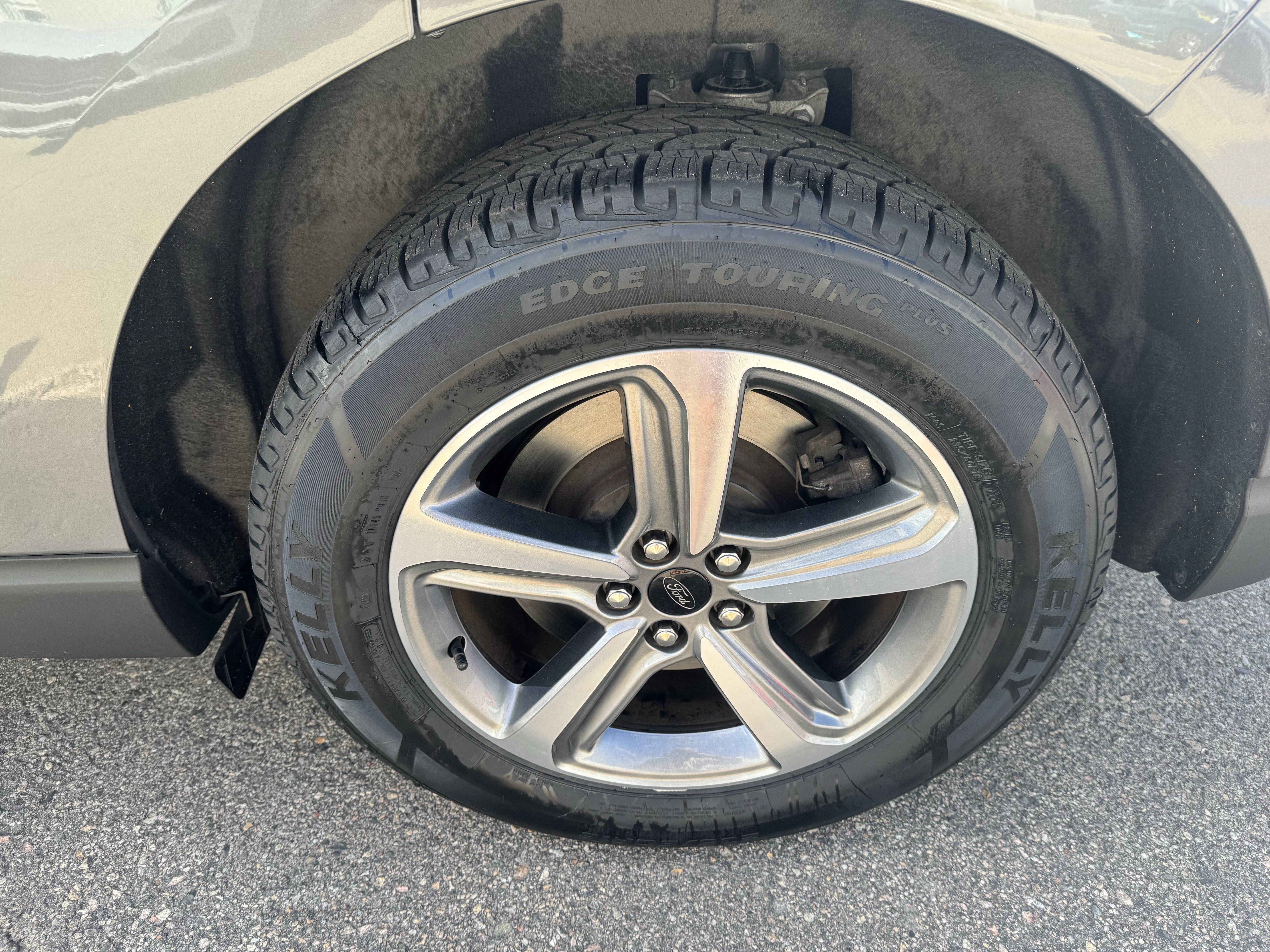 Certified 2024 Ford Edge SEL w/ Convenience Package AWD/4WD image 9