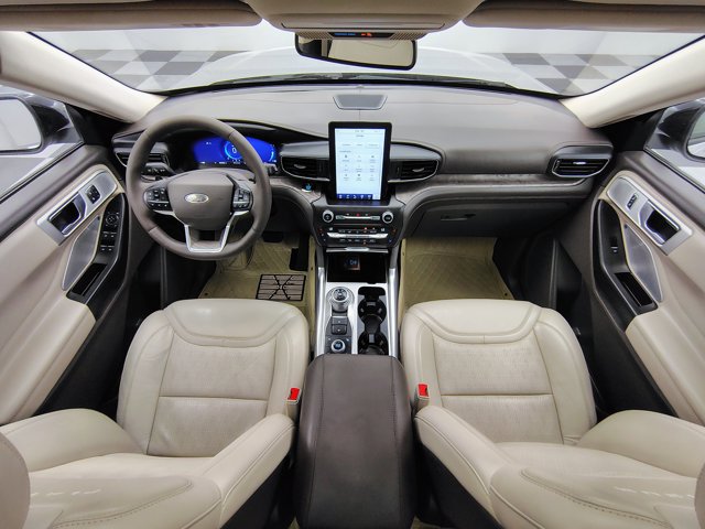 Certified 2020 Ford Explorer Platinum w/ Premium Technology Package AWD/4WD image 2