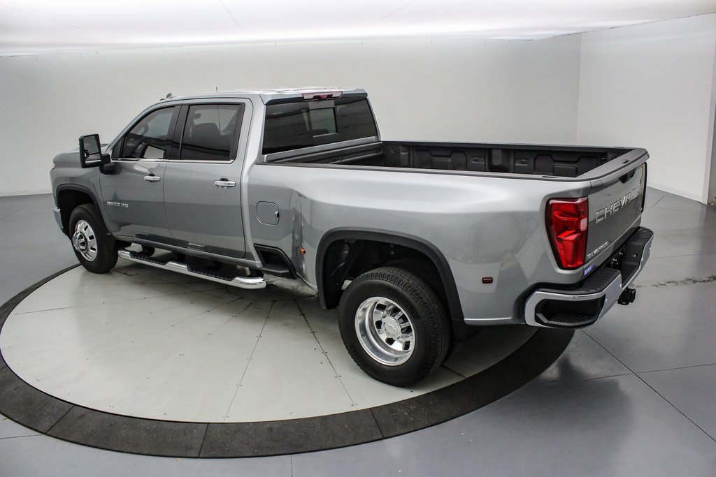 Used 2025 Chevrolet Silverado 3500 LTZ w/ LTZ Plus Package image 7