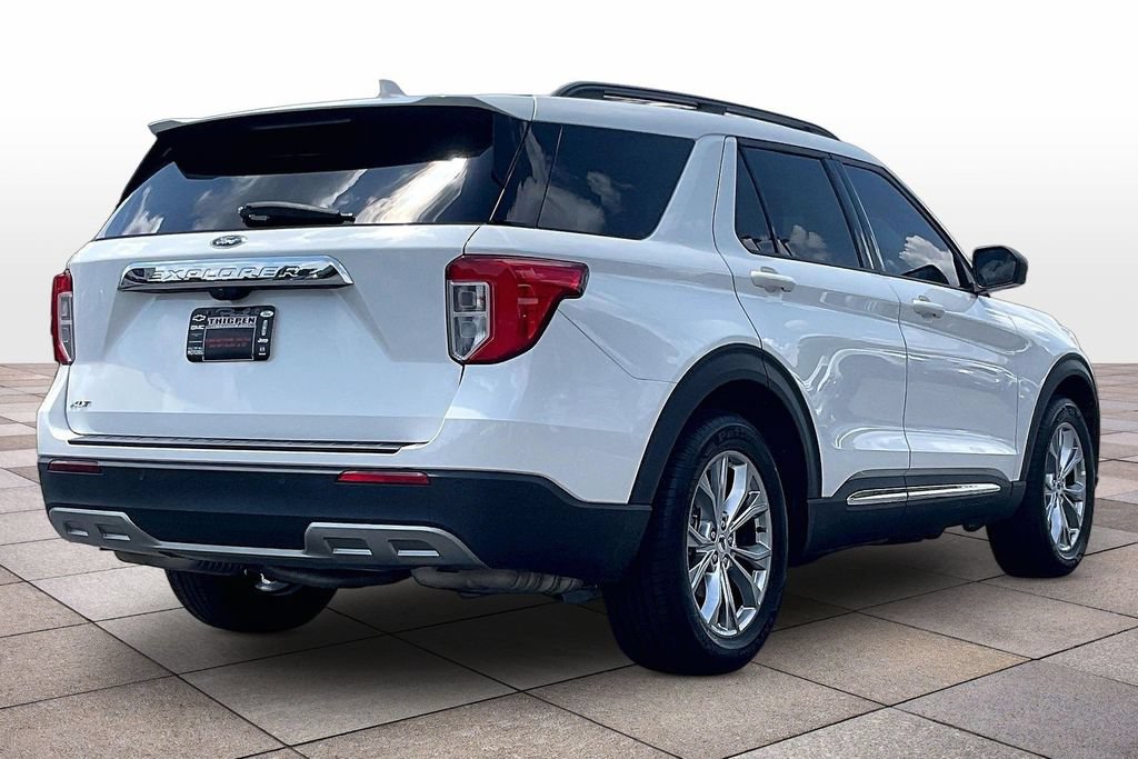 Certified 2024 Ford Explorer XLT w/ Equipment Group 202A RWD image 13