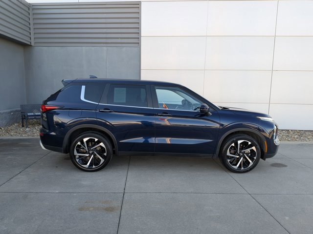 Used 2023 Mitsubishi Outlander SE image 6