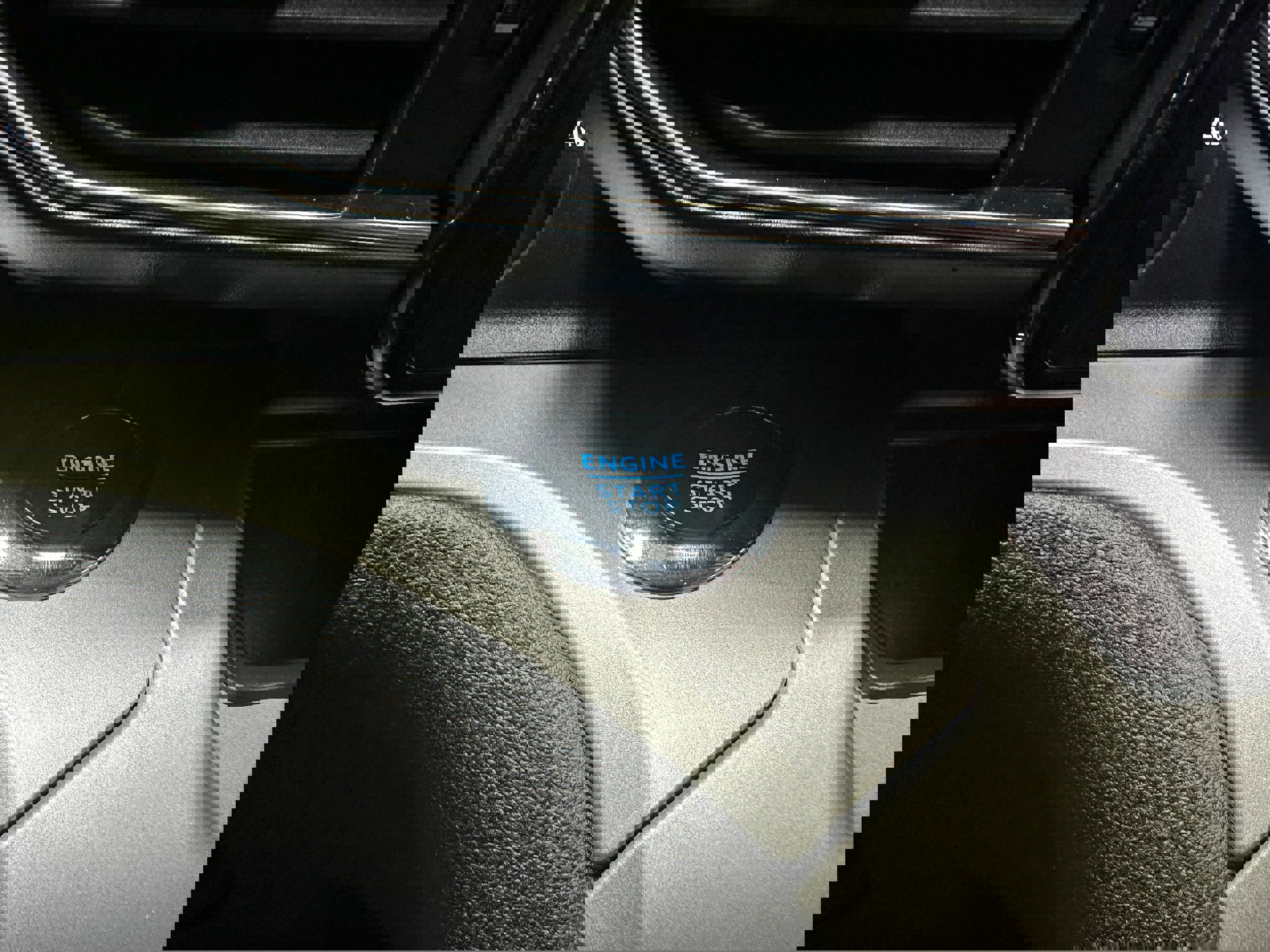 Certified 2023 Ford Explorer XLT w/ Equipment Group 202A image 21