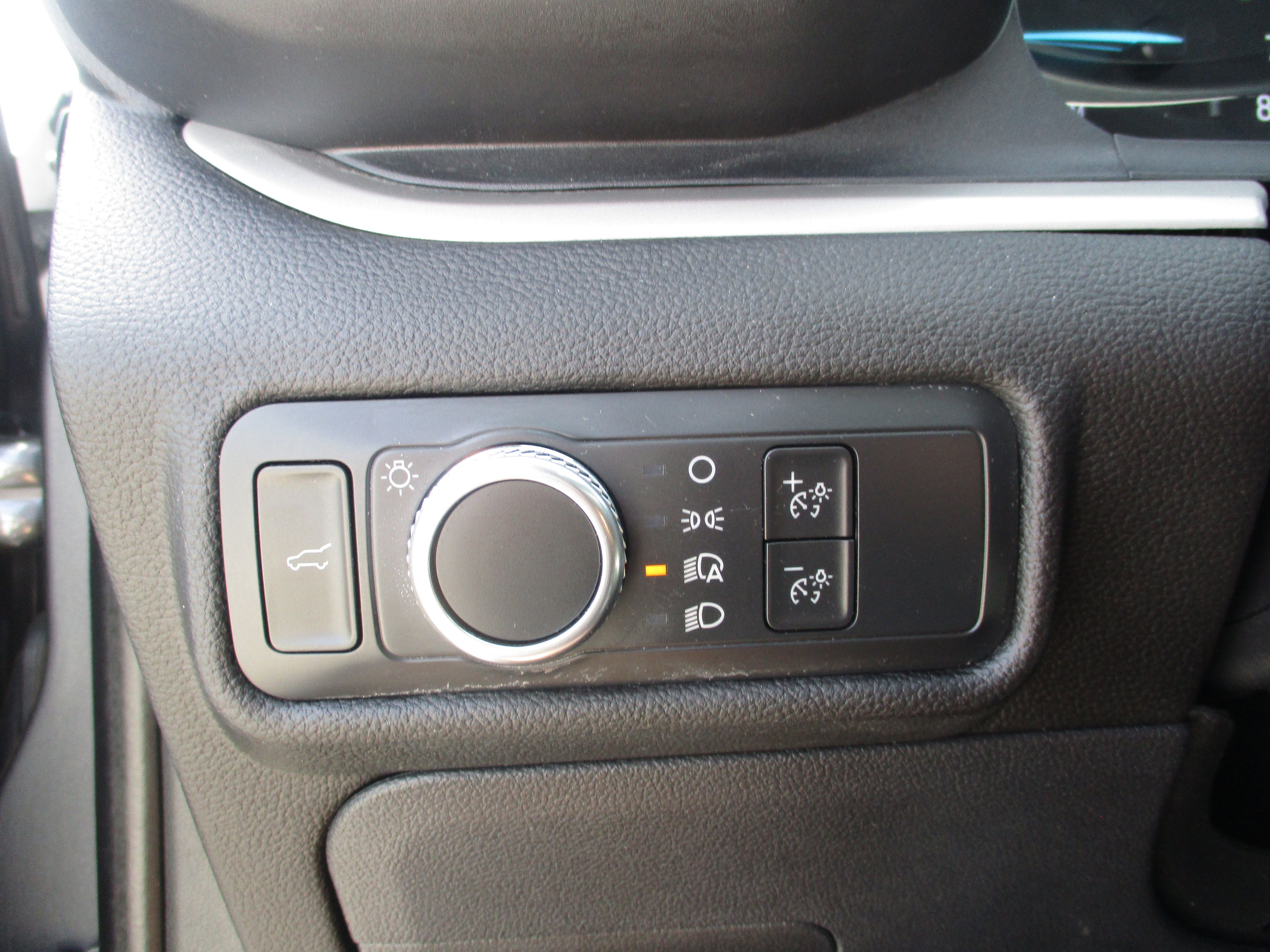 Certified 2022 Ford Explorer XLT image 16