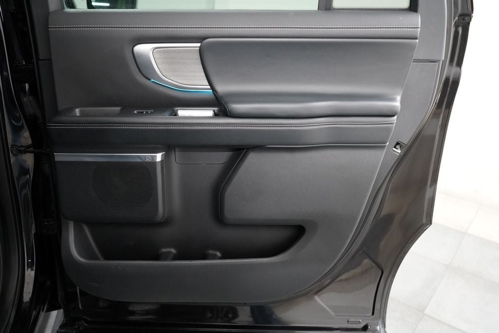 Certified 2025 Ford Expedition Max Platinum AWD/4WD image 32