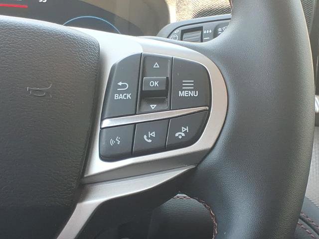 Certified 2025 Ford Explorer Active AWD/4WD image 9