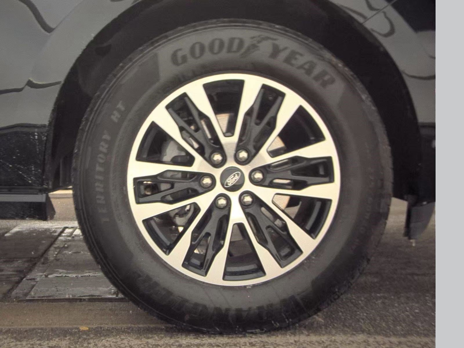 Certified 2025 Ford Expedition Platinum image 9