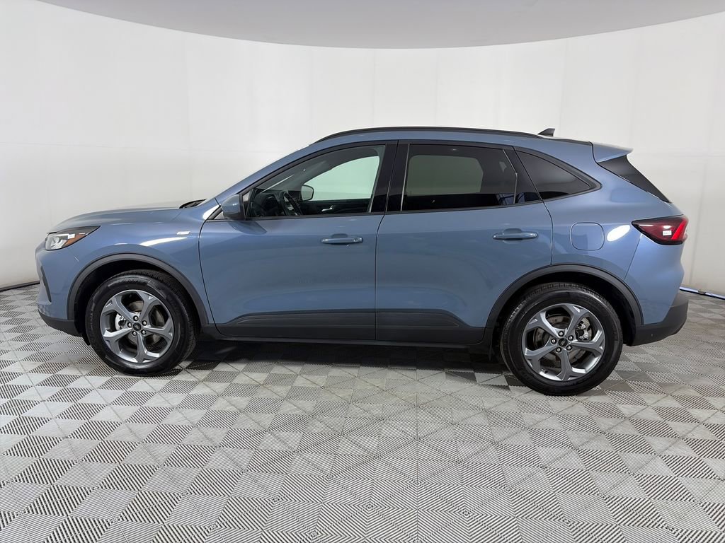 Certified 2025 Ford Escape ST-Line Select AWD/4WD image 4