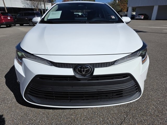 Used 2024 Toyota Corolla LE image 3
