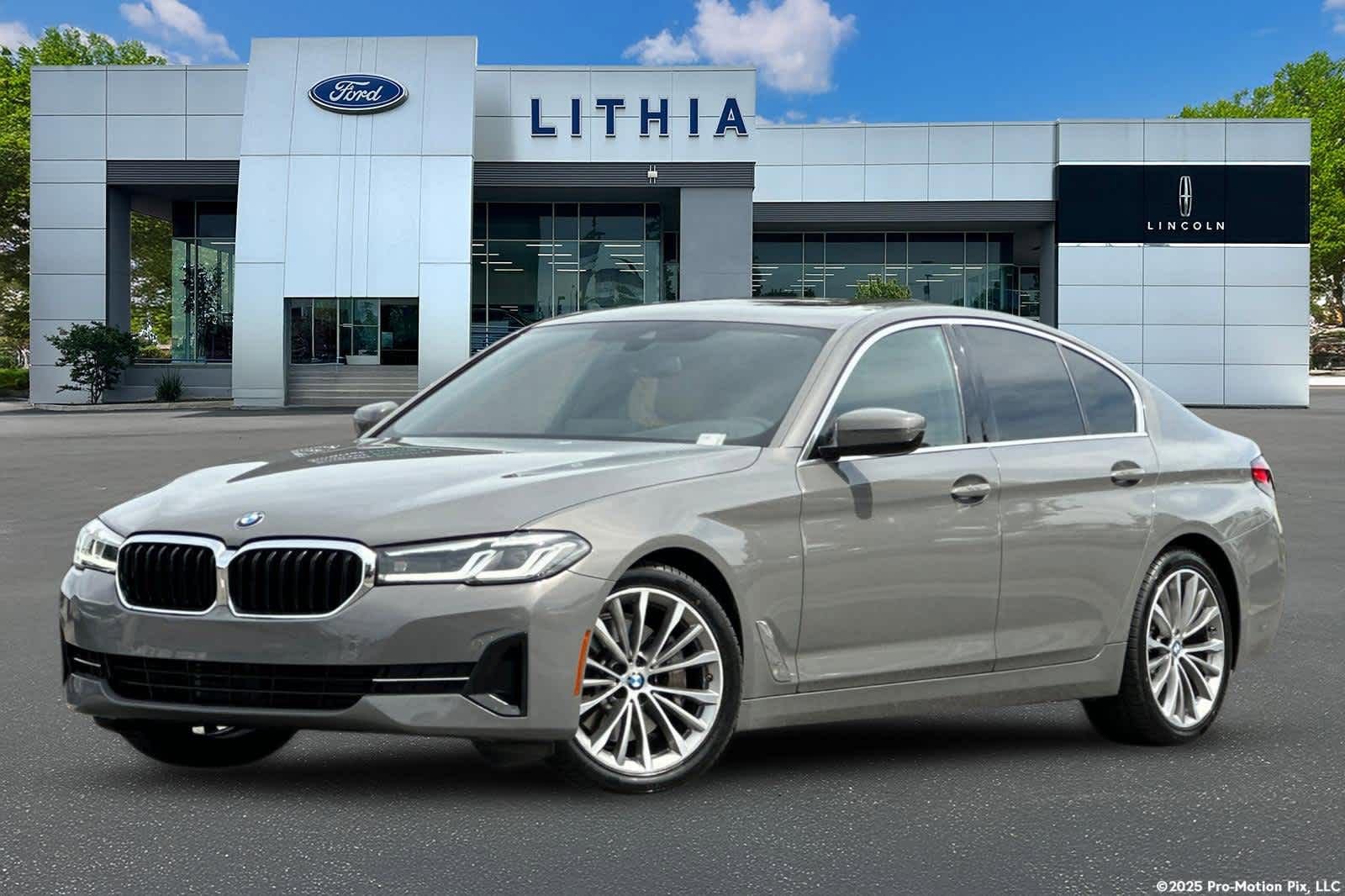 Used 2021 BMW 530i w/ Premium Package RWD image 1