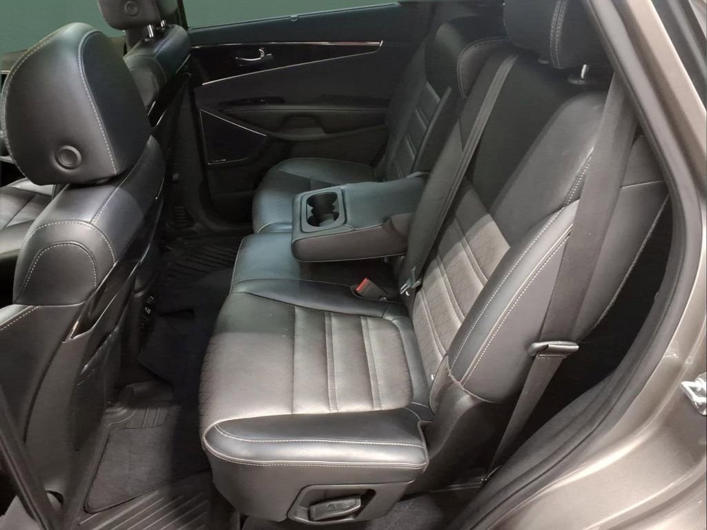 Used 2019 Kia Sorento SX FWD image 29