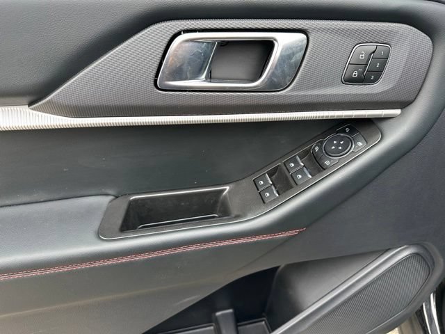Certified 2025 Ford Explorer ST-Line w/ Premium Package AWD/4WD image 23