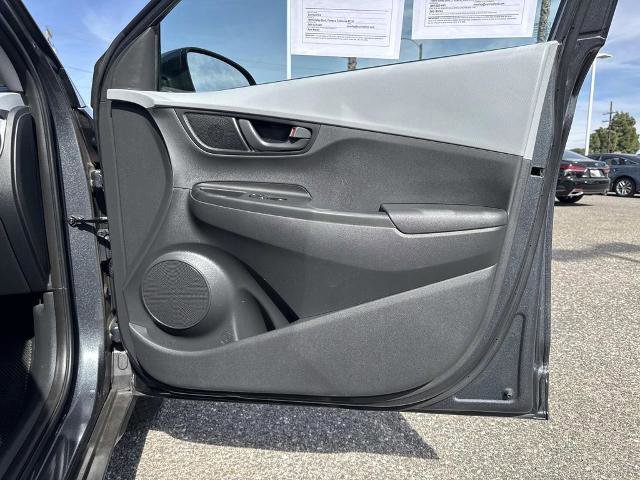 Used 2021 Hyundai Kona SE image 28