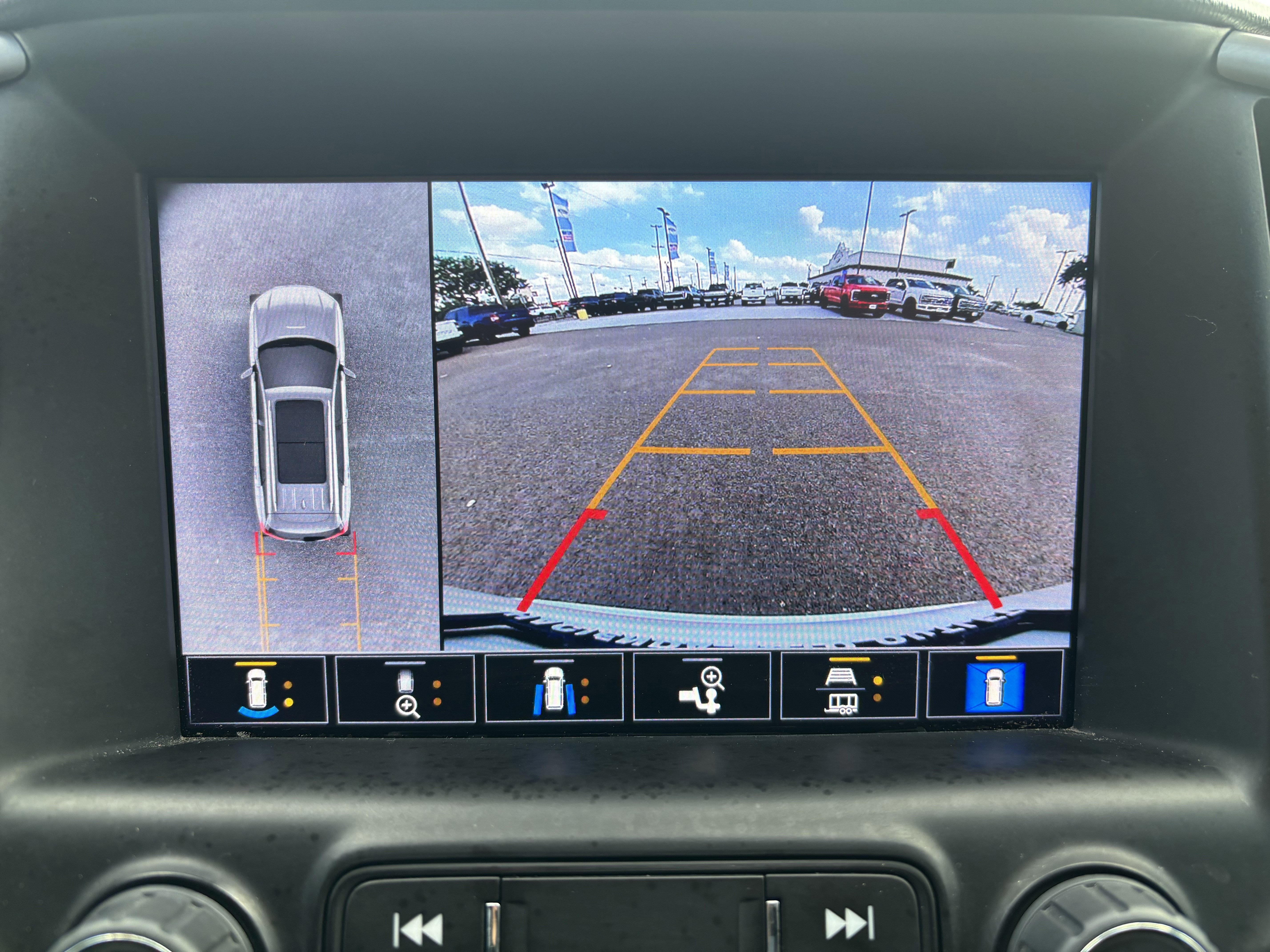 Used 2024 GMC Terrain AT4 w/ Infotainment Package II image 38