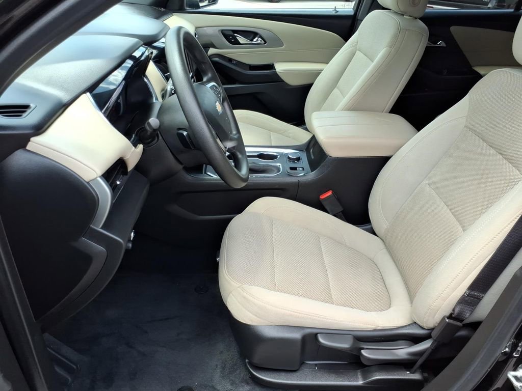 Used 2023 Chevrolet Traverse LS FWD image 15