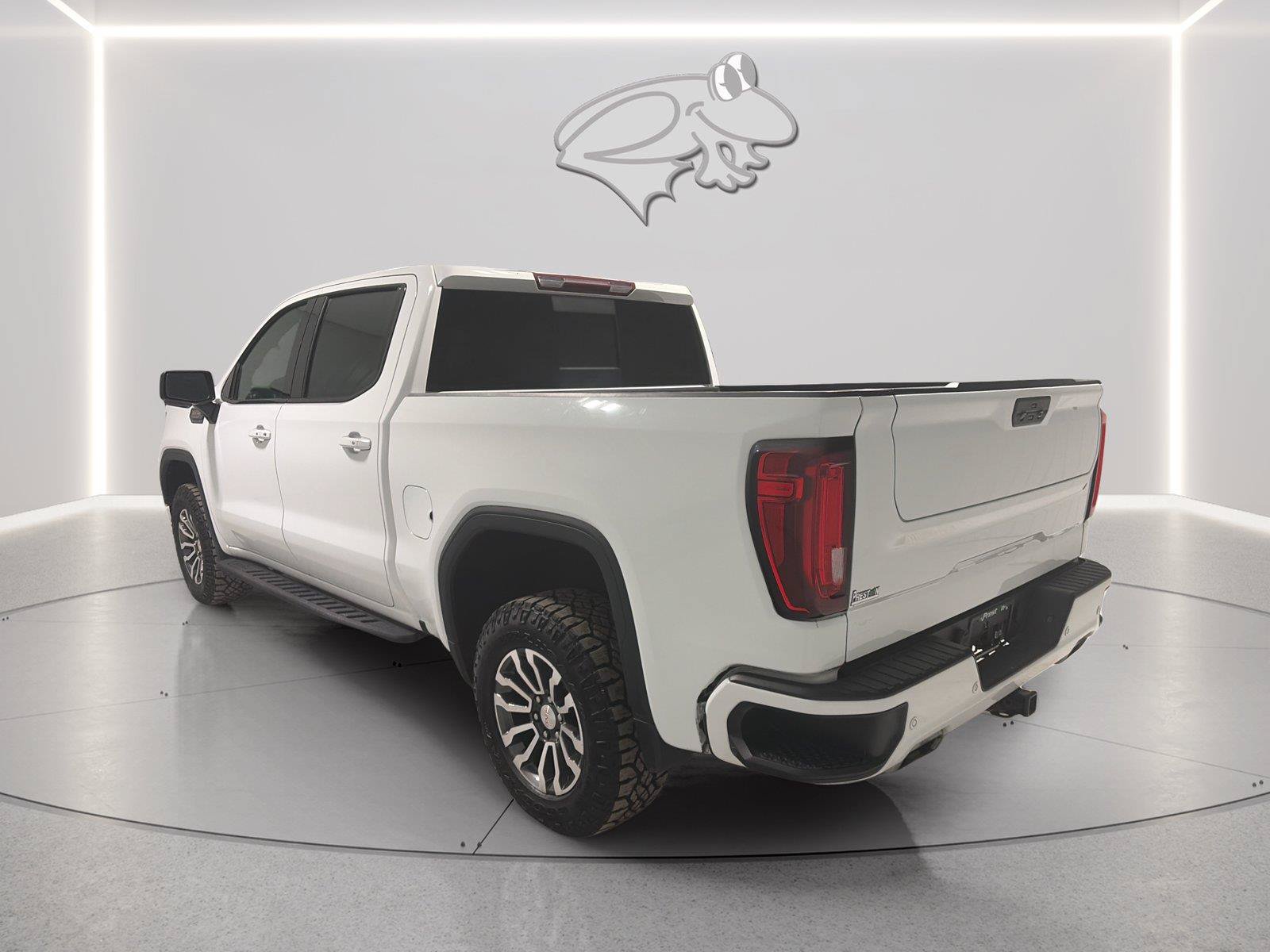 Used 2022 GMC Sierra 1500 AT4 w/ AT4 Premium Package AWD/4WD image 3