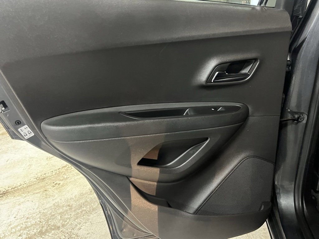 Used 2017 Chevrolet Trax LT w/ LT Convenience Package image 36