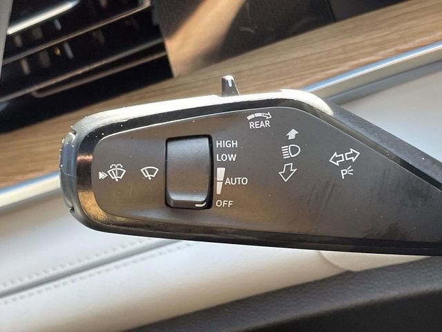 Used 2025 Volkswagen Tiguan SEL R-Line AWD/4WD image 24