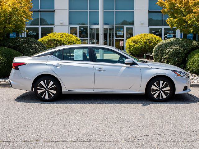 Used 2022 Nissan Altima 2.5 SV