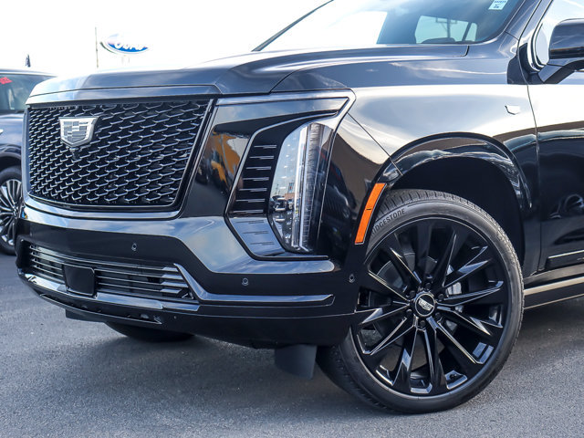 Used 2026 Cadillac Escalade Platinum Sport w/ LPO, ONYX Package AWD/4WD image 2