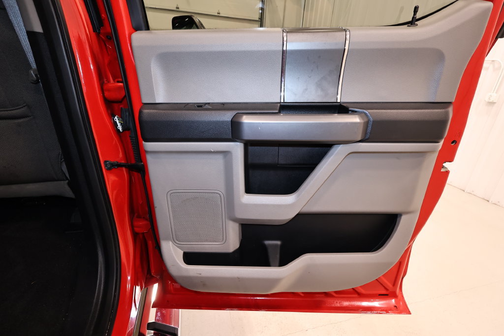 Certified 2019 Ford F350 XLT w/ XLT Premium Package AWD/4WD image 17