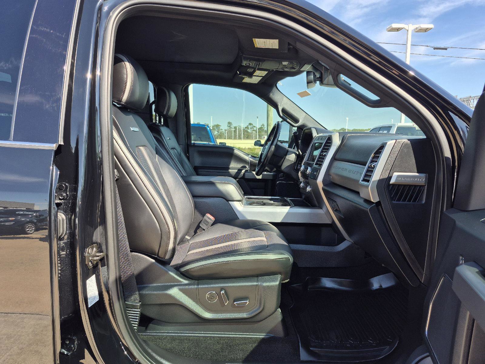 Certified 2018 Ford F350 Platinum w/ Platinum Ultimate Package image 35