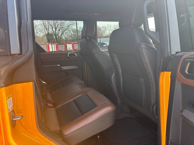 Certified 2022 Ford Bronco Outer Banks w/ Sasquatch Package AWD/4WD image 11