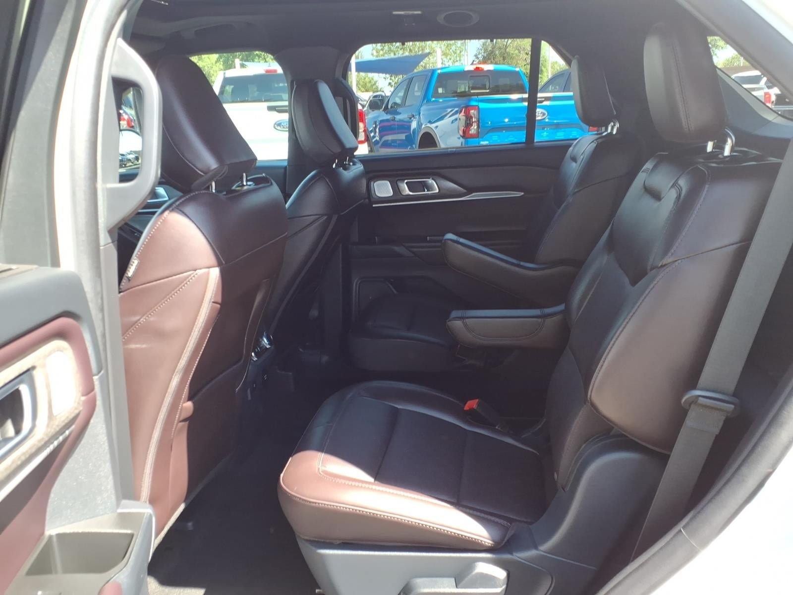 Certified 2025 Ford Explorer Platinum RWD image 18