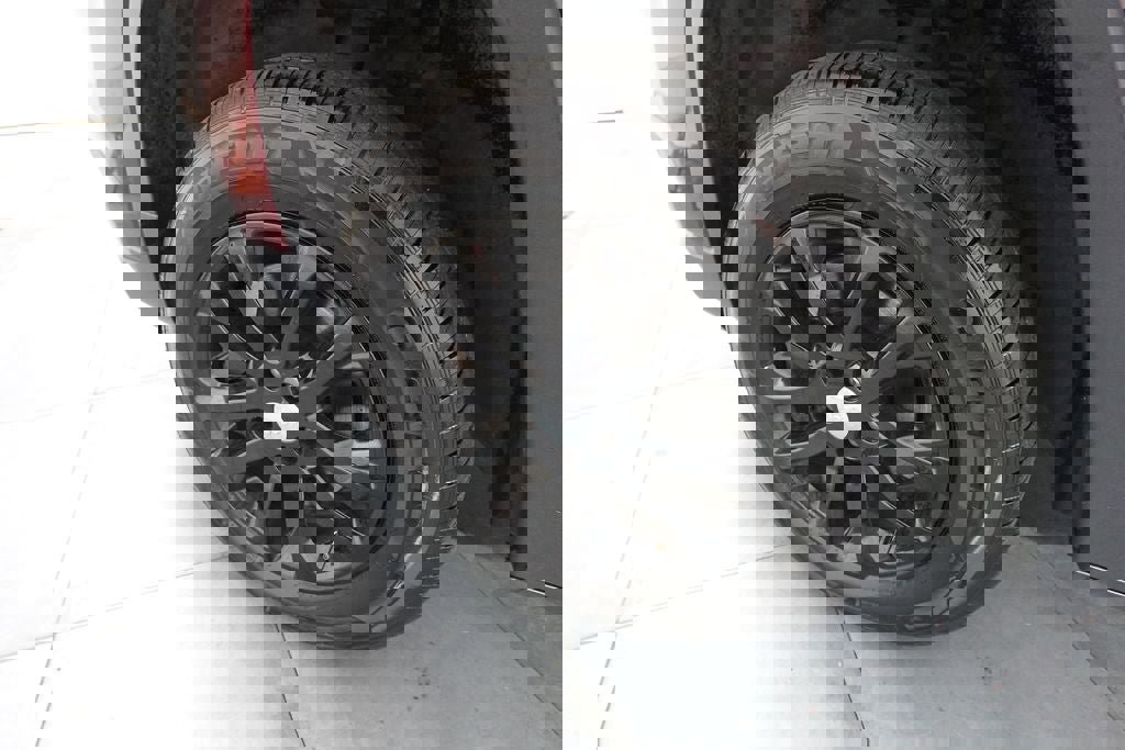 Used 2019 Jeep Cherokee Latitude Plus w/ Cold Weather Group image 29