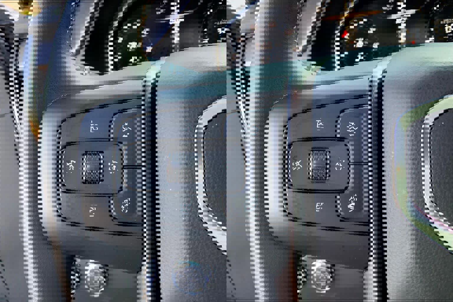 Used 2025 GMC Sierra 2500 AT4 w/ AT4 Premium Plus Package image 23