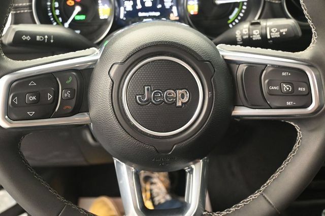 Used 2023 Jeep Wrangler Unlimited Sahara w/ Cold Weather Group AWD/4WD image 9