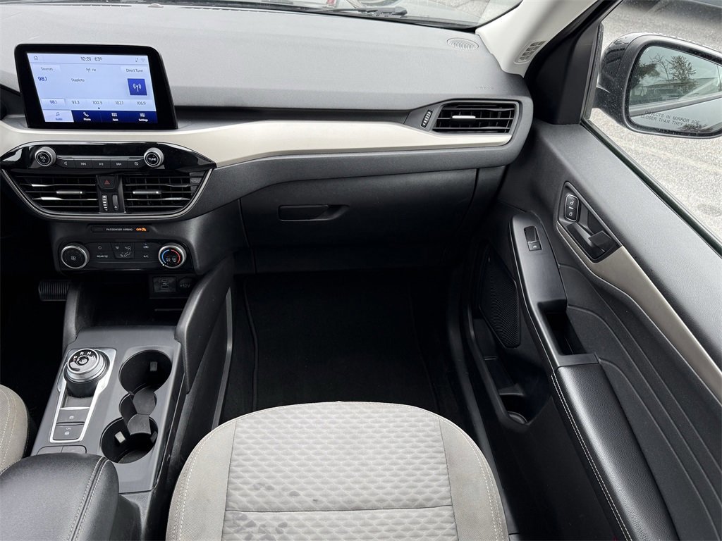 Certified 2022 Ford Escape SE w/ SE Sport Appearance Package image 16