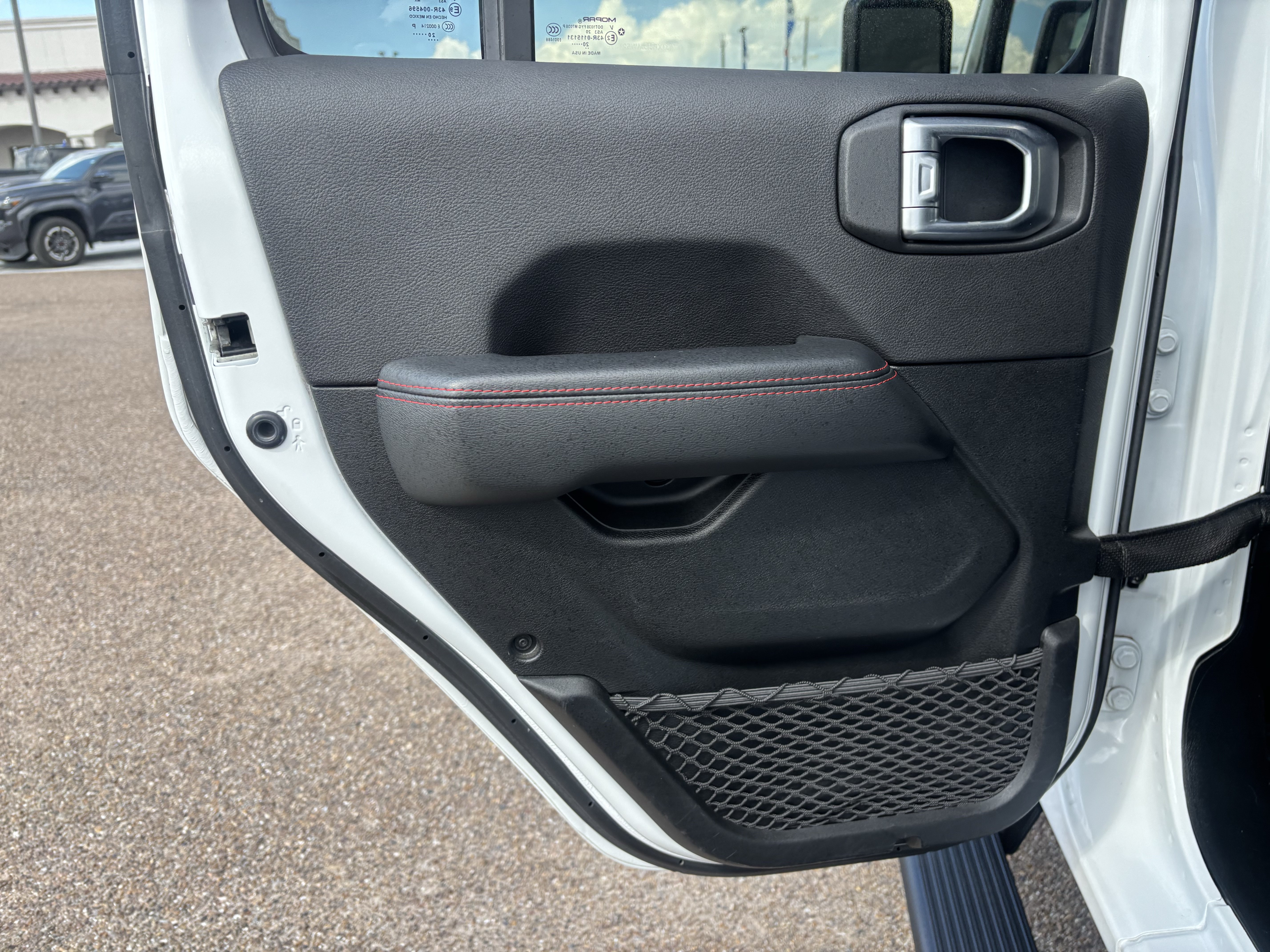 Used 2021 Jeep Wrangler Unlimited Rubicon AWD/4WD image 14