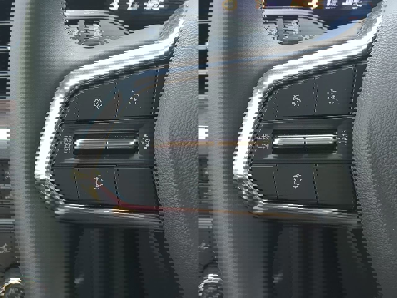 Used 2025 Chevrolet Tahoe LT w/ Comfort Package image 24