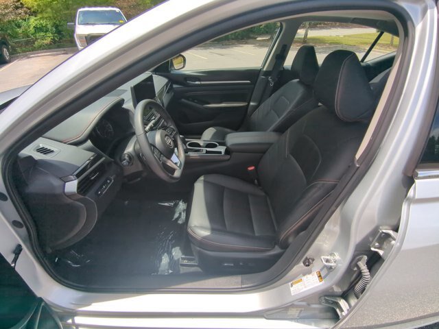 Used 2023 Nissan Altima 2.5 SR w/ SR Premium Package FWD image 14