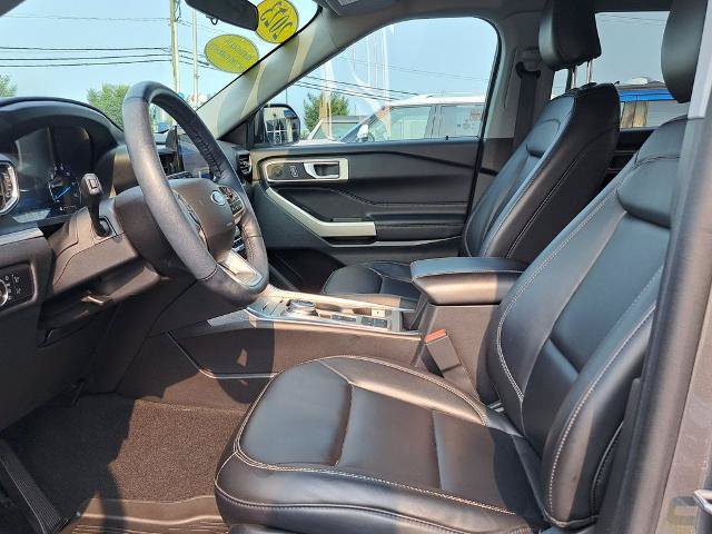 Certified 2023 Ford Explorer XLT w/ Equipment Group 202A RWD image 12