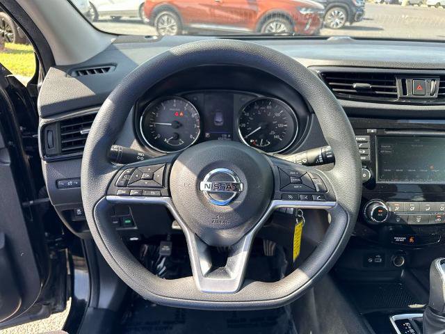 Used 2020 Nissan Rogue Sport S image 12