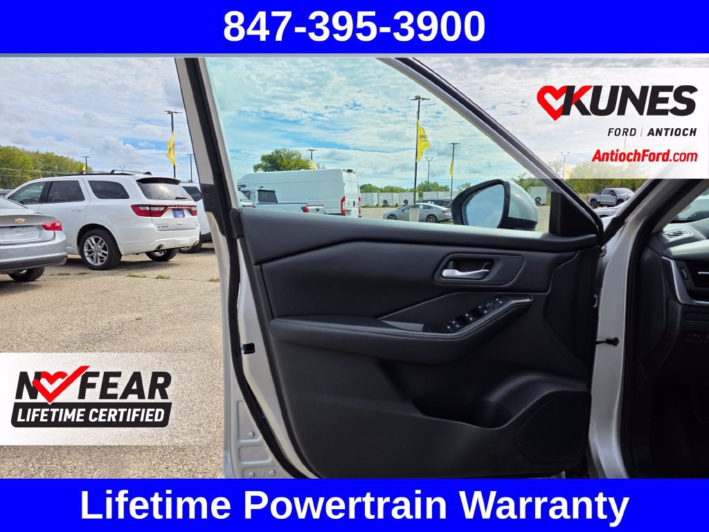 Used 2025 Nissan Rogue SV AWD/4WD image 17