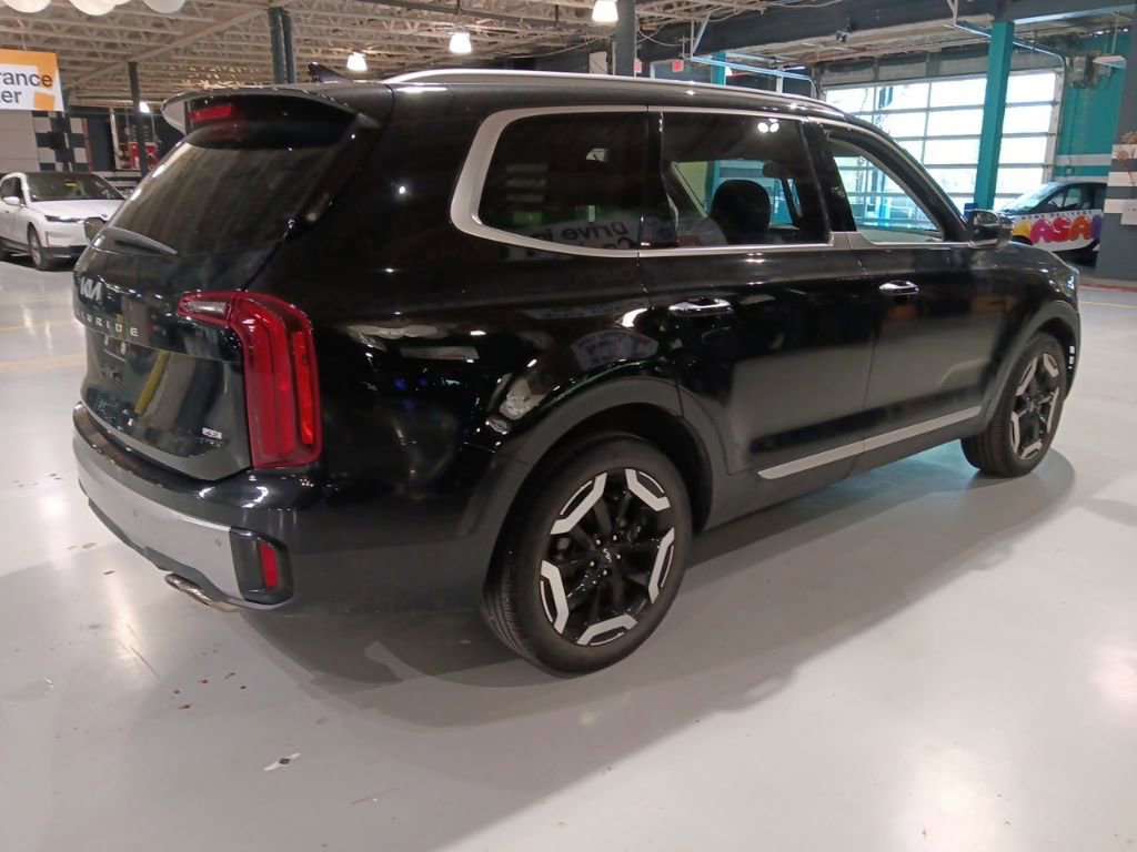 Used 2023 Kia Telluride S AWD/4WD image 6
