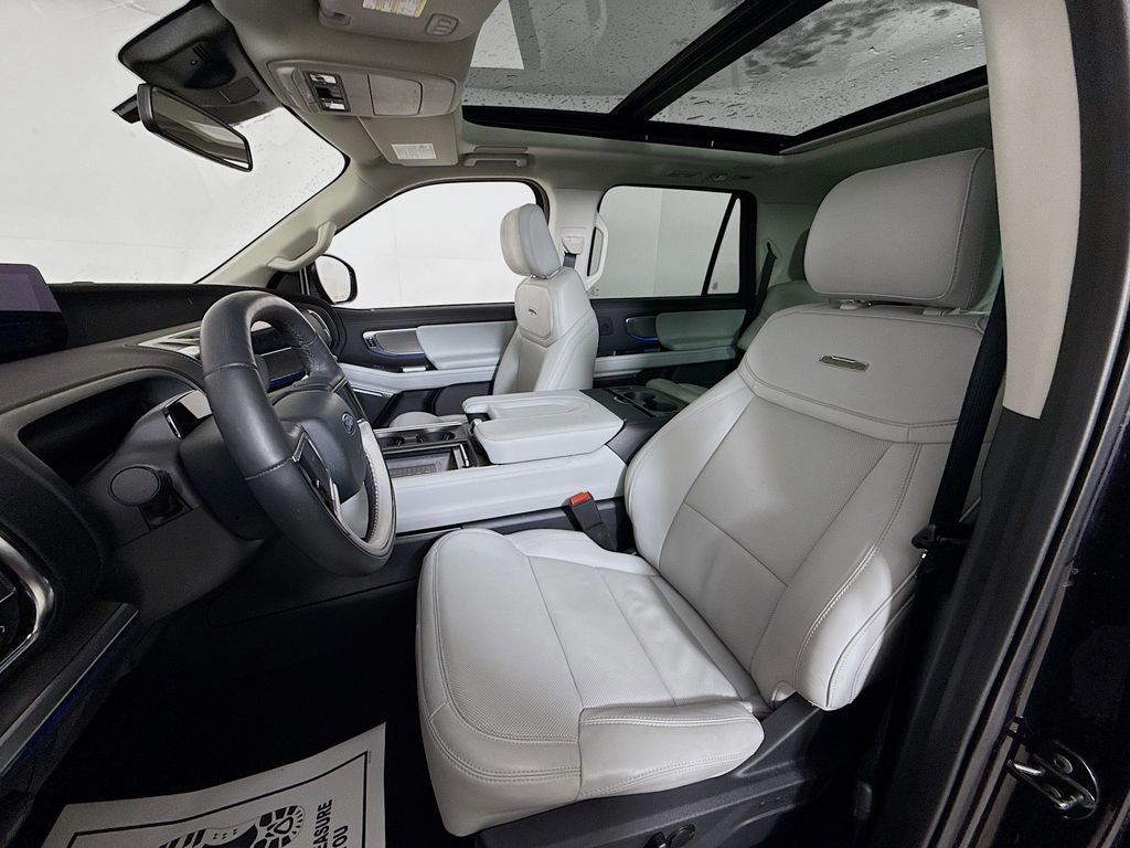 Certified 2025 Ford Expedition Max Platinum w/ Driver's Package image 9