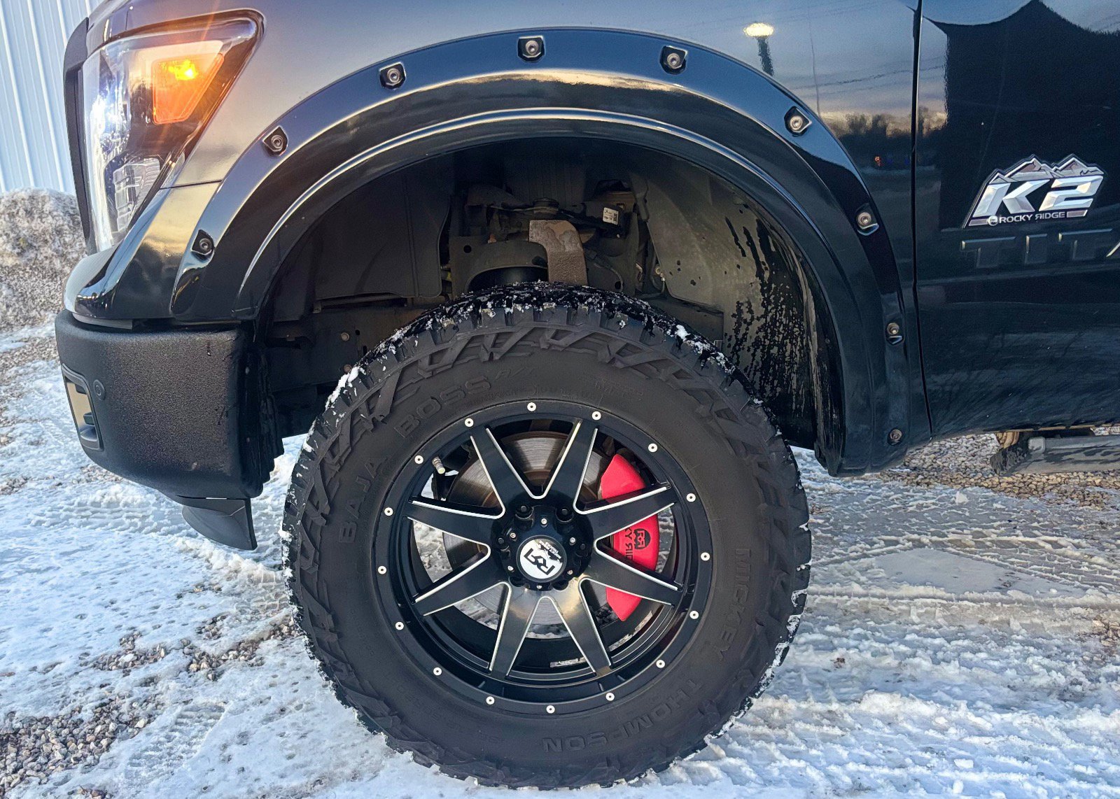 Used 2019 Nissan Titan SV w/ SV Convenience Package image 12
